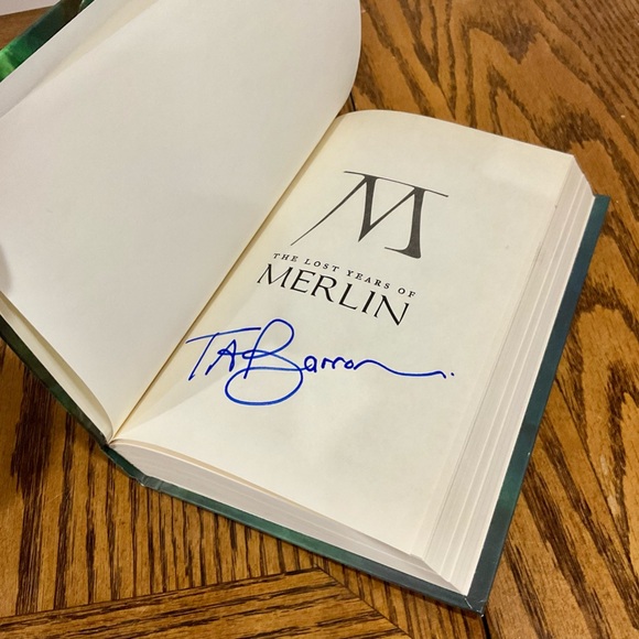 “The Lost Years of Merlin” novel personally autographed by T A Barron - Picture 4 of 7